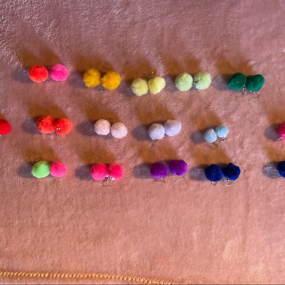 Pompom earring